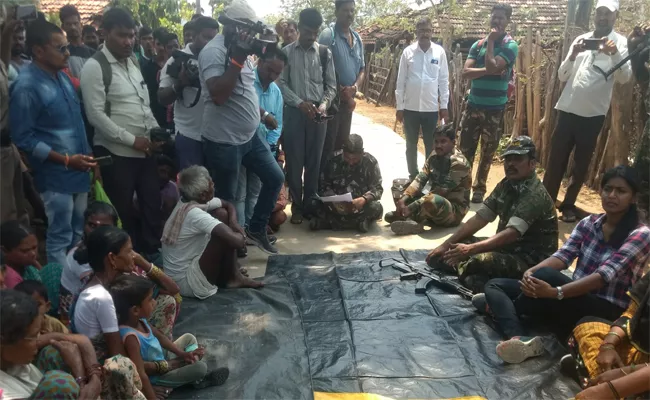 Coombing in Maharashtra- Chhattisgarh Border - Sakshi