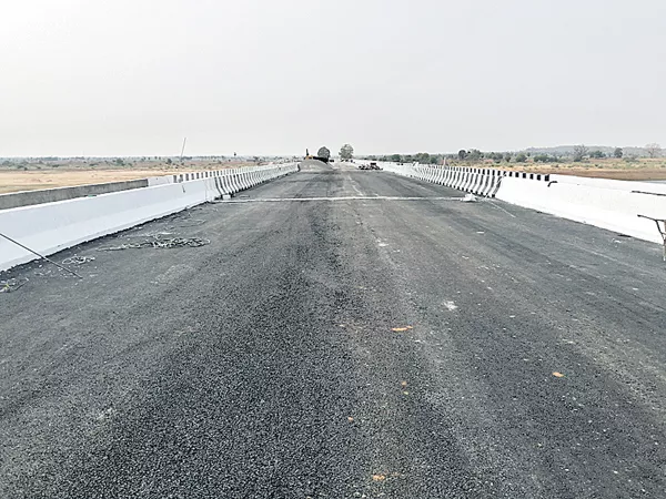 Pranahitha Interstate bridge construction is completed - Sakshi