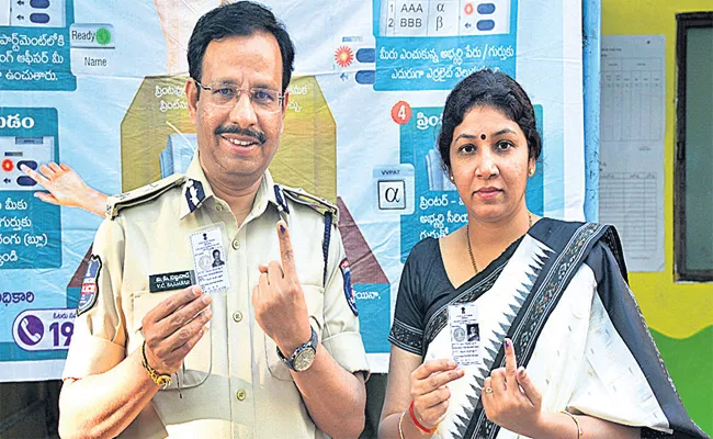 Telangana Lok Sabha Elections Complete in Hyderabad Peacefully - Sakshi