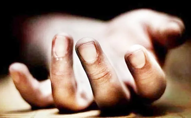 Mumbai Man Kills Wife For Addicted To Watching Movies All Night - Sakshi