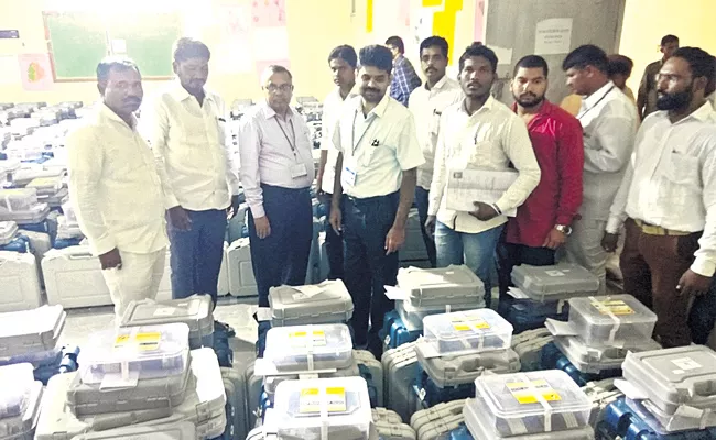 Telangana Lok Sabha Elections EVMs Strong - Sakshi