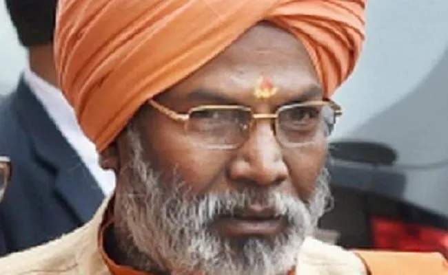 Sakshi Maharaj Threatens Voters If you Do Not Vote for Me And I will Give You Sins in Return