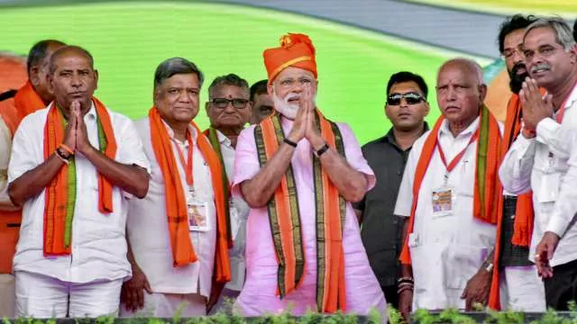 PM Modi Says They Have Money For Tipu Jayanti But Not Hampi Festival - Sakshi