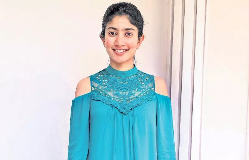 Sai Pallavi forgets many lessons - Sakshi