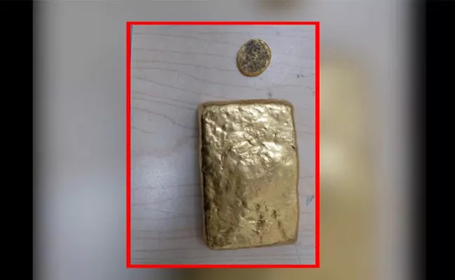 1164.9 grams gold seized at Shamshabad Airport  - Sakshi