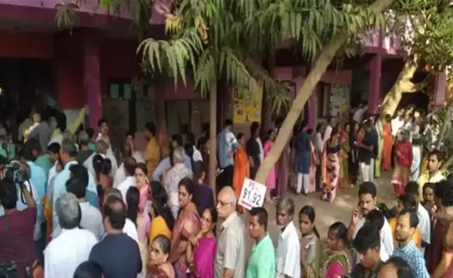 Andhra Pradesh Election Voting mid night In West Godavari - Sakshi