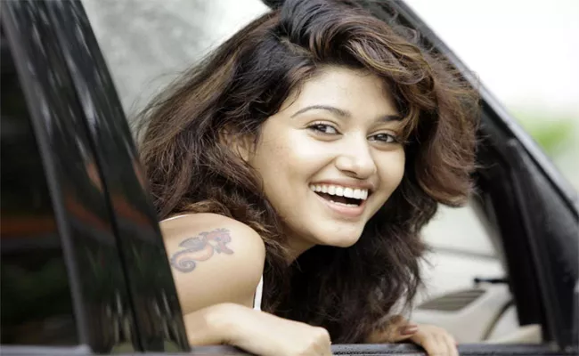 Actress Oviya Love Story Reveals - Sakshi