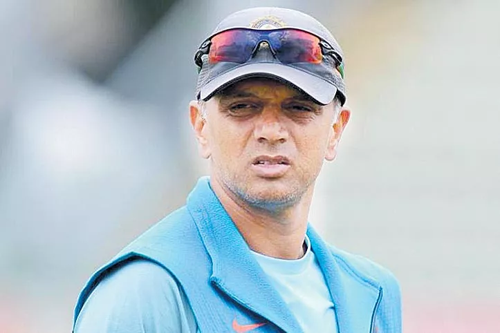 India ex-cricketer Rahul Dravid's name missing from voters list - Sakshi