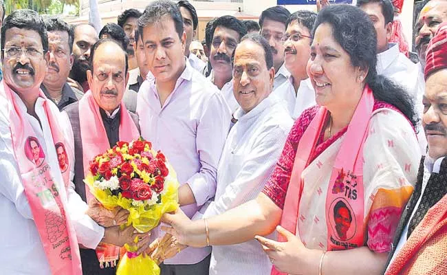 Newly Elected Telangana MLCs Swearing In Ceremony - Sakshi