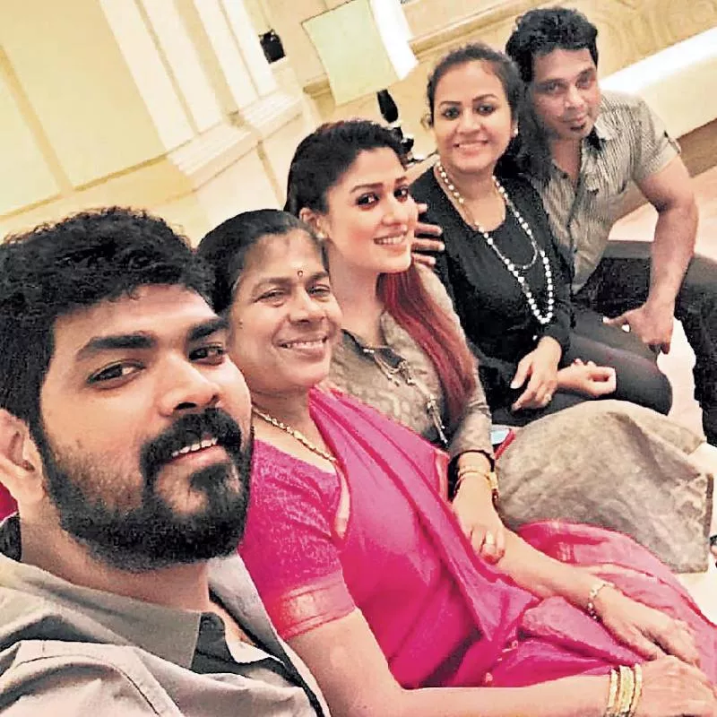 Nayanthara and Vignesh Shivan celebrate Vishu-Puthandu with families - Sakshi