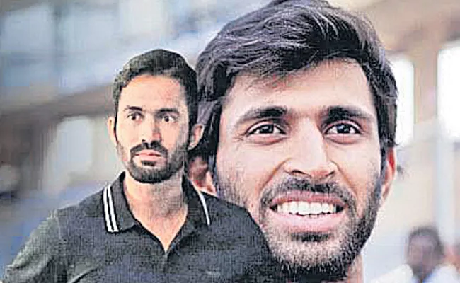 Dinesh Karthik can do whatever India wants at World Cup: Abhishek Nayar  - Sakshi