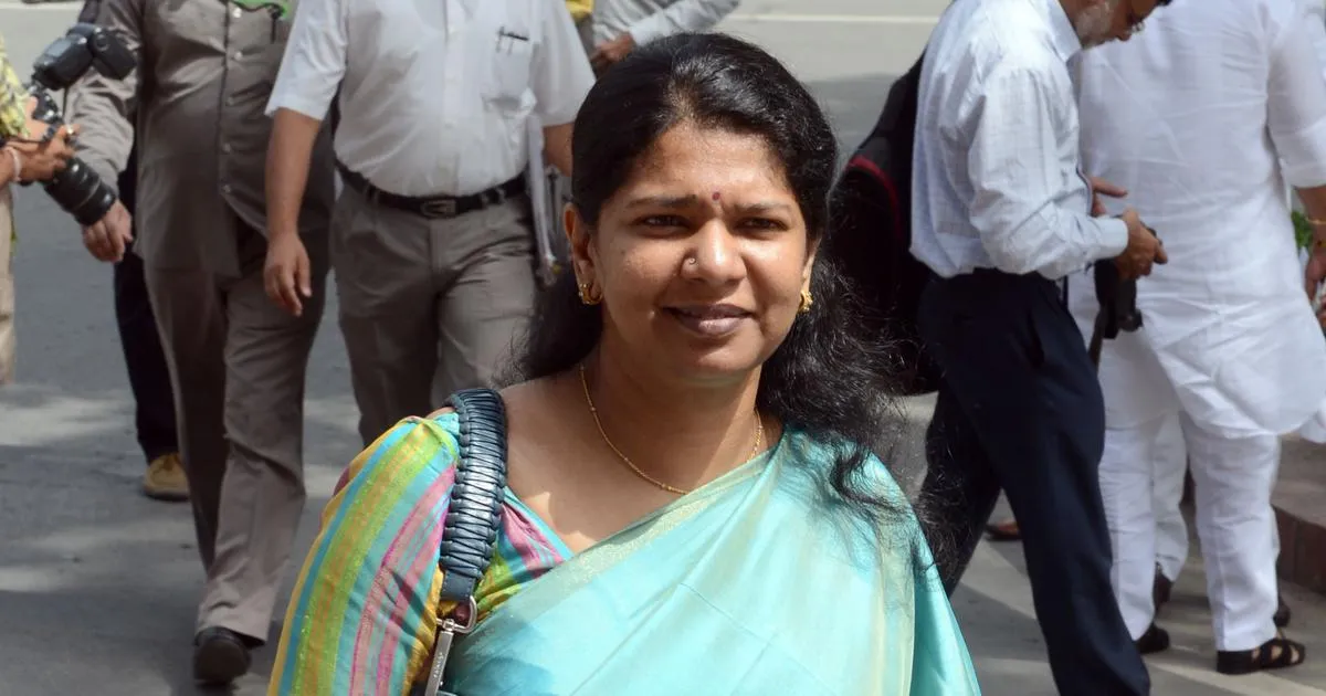 I-T Dept conducts raid at DMK candidate Kanimozhi house - Sakshi