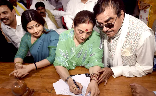 Shatrughan Sinha Accompanied Wife Poonam As She Filed Her Nomination Papers   - Sakshi