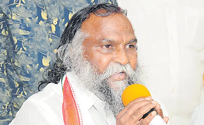 Will build temple for KCR if MSP to farm produce ensured - Sakshi