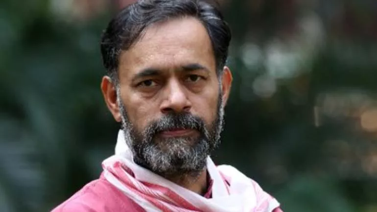 Yogendra Yadav Reaction After Amit Malviya communal Politics Comments - Sakshi