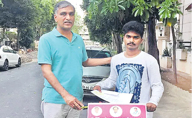 Boy pedals from Mulugu to Hyderabad to meet Harish Rao - Sakshi