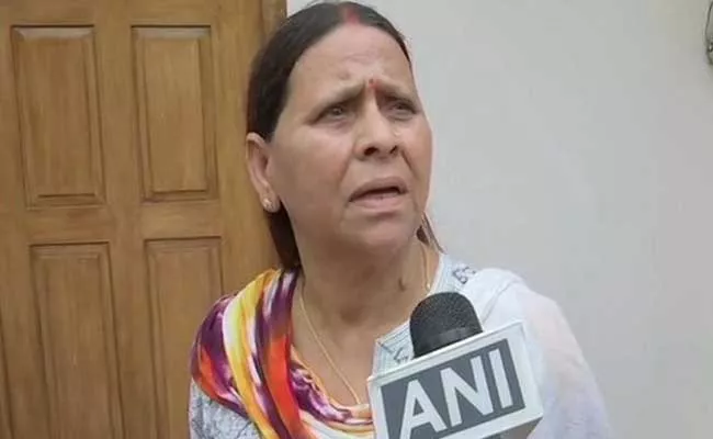 State And Central Government Want To Kill Lalu Yadav Rabri Devi Says - Sakshi