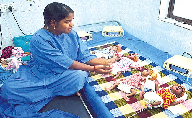 Four Child Birth in One Delivery in Hyderabad - Sakshi