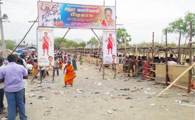 Seven Members Died in Temple Festival Tamil Nadu - Sakshi