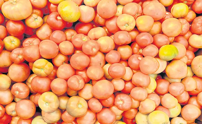 Tomato Price Hikes in Hyderabad Markets - Sakshi