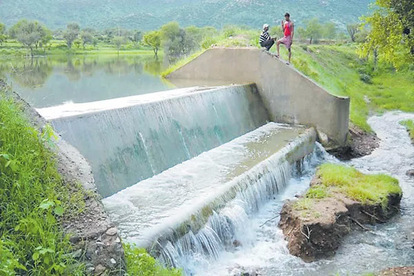 KCR command to construct 1,200 check dams as statewide - Sakshi