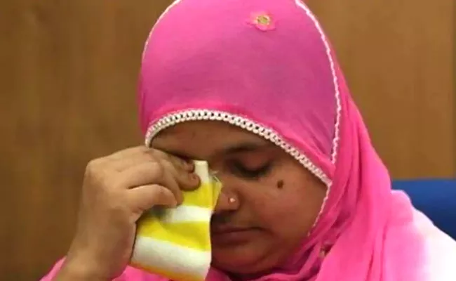  Gujarat Govt to Give Bilkis Bano Rs 50 Lakh as Compensation a Job - Sakshi