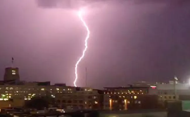 Thunder Bolts in Summer Rains Srikakulam - Sakshi