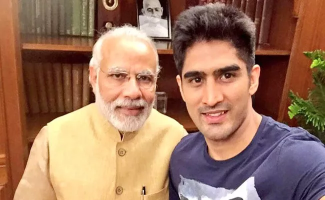 Vijender Singh Slams PM Modi Says He Cannot Fulfill His Promises - Sakshi