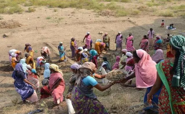 Upadi Hami Pathakam Drinking Water Problems - Sakshi