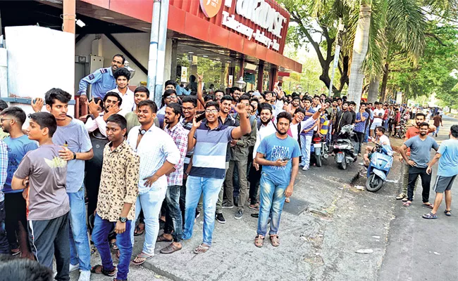 People Waiting For Avengers Endgame - Sakshi