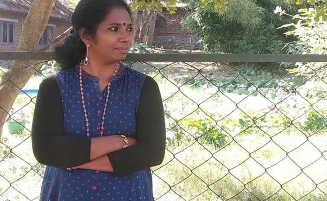  Woman Who Attempted To Enter Sabarimala Abused While on Election Duty - Sakshi