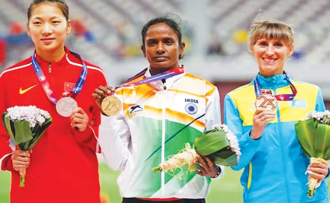 Gomathi Win Gold Medal in Asian Athletic Sports - Sakshi