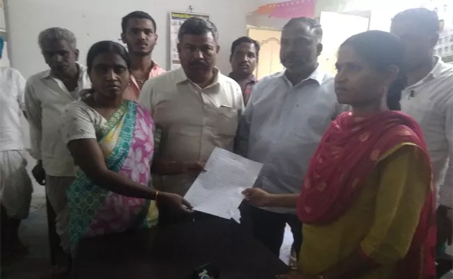 MRO Harassment On VRA In Nizamabad - Sakshi