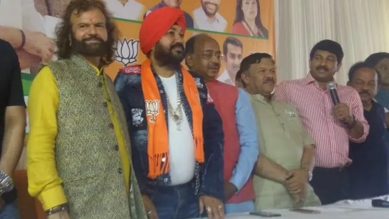 Singer Daler Mehndi joins Bharatiya Janata Party - Sakshi