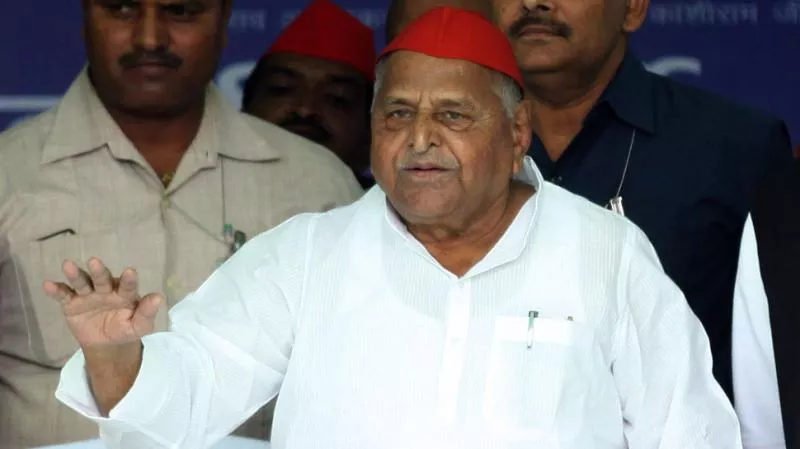 Samajwadi Party Founder Mulayam Singh Yadav Hospitalised - Sakshi