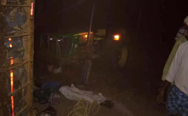 Travels Bus Hits Tractor On Nakrekal Highway - Sakshi