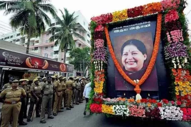 Jayalalithaa Death Inquiry Put On Hold By Supreme Court Over Apollo hospital - Sakshi