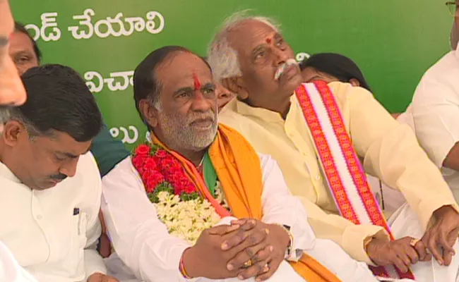 Telangana BJP Chief K Laxman Begins Hunger Strike - Sakshi