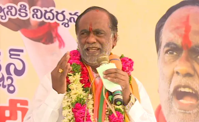 Telangana Bjp Chief Lakshmans Sit In Protest Over Inter Board Negligence - Sakshi