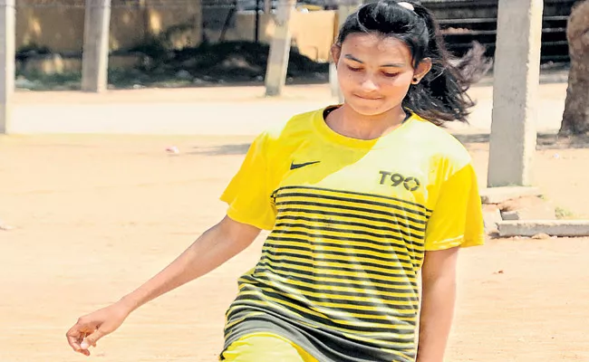 First Telangana Girl Played by the International Tournament is Sowmya - Sakshi