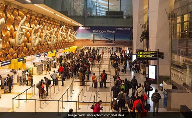 Immigration System Server Face Glitches At Delhi Airport - Sakshi