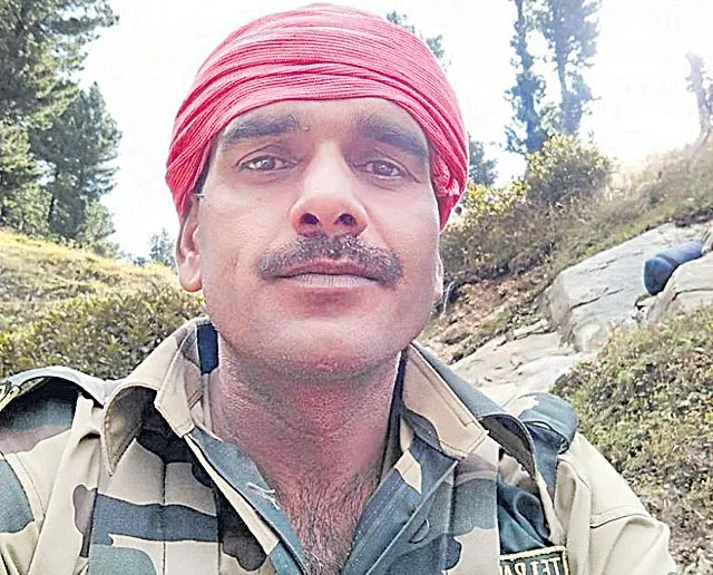 SP fields former BSF jawan Tej Bahadur Yadav against PM Modi - Sakshi