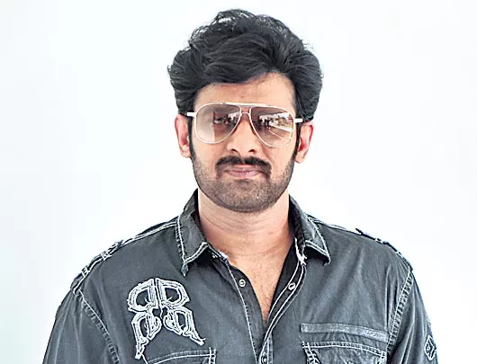 prabhas loses 8 kg weight for saaho - Sakshi