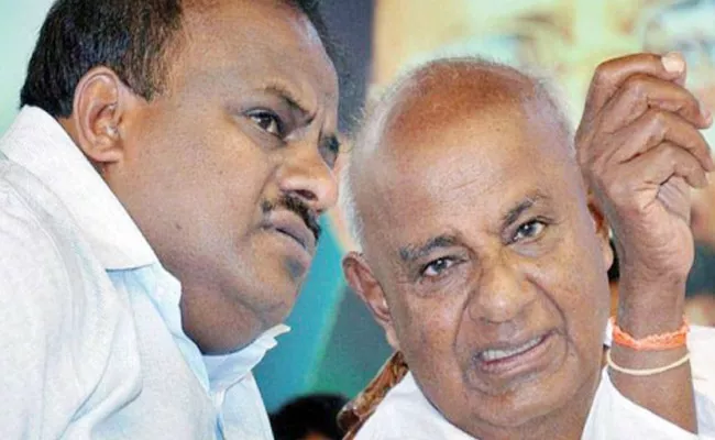 KA CM Kumaraswamy And Deve Gowda Go For Natural Therapy - Sakshi