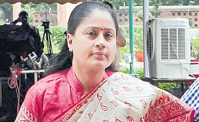 KCR and Modi have a secret agreement says Vijayashanti - Sakshi