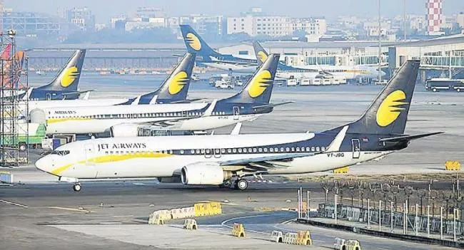  IOC stops fuel supply to Jet Airways - Sakshi