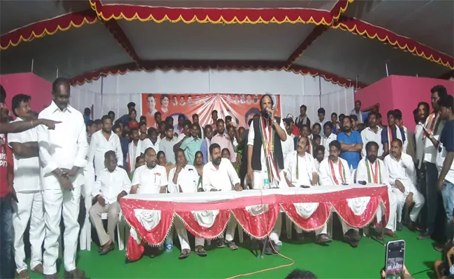 Uttam Kumar Reddy Election Campaign In Suryapet - Sakshi