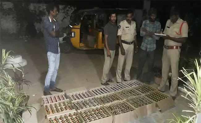 Police Seize Cash And Alcohol Bottles In Srikakulam - Sakshi