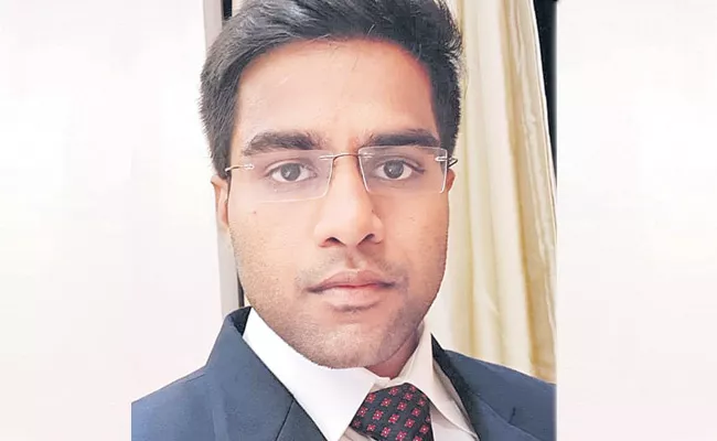 Civil Services 2018 Karnati Varun Reddy Gets 7th Rank - Sakshi