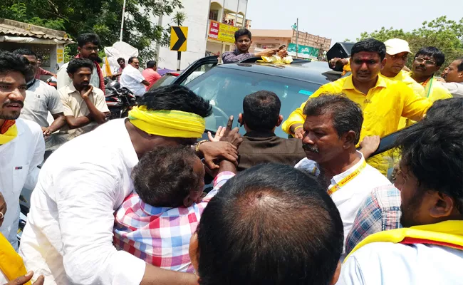 Nara Lokesh Fires On TDP Leaders In Election Campaign - Sakshi